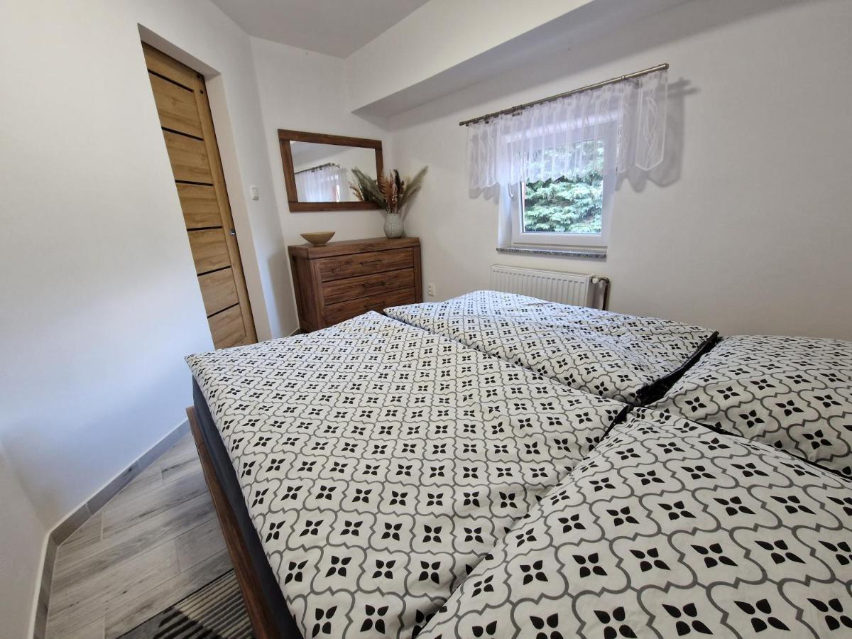 Restaurace U Mateje B&B โนเว เมียสโต โปดสเมอร์เกม ภายนอก รูปภาพ
